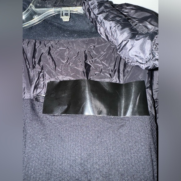 Black Lululemon puffer jacket - Picture 3 of 5